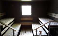 Saunaan mahtuu n. 8 henkilöä samanaikaisesti